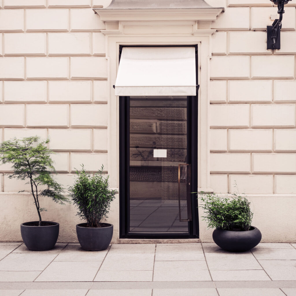 Full Width Post w Featured Image